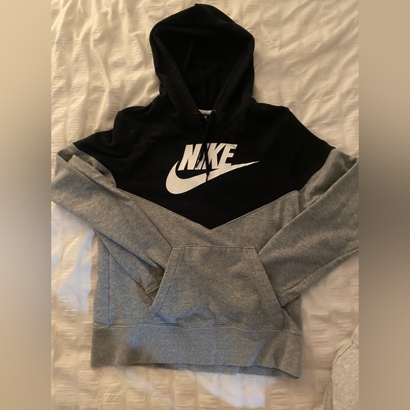 Nike Sweaters - Nike hoodie